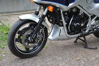 Honda VF 1000F - 4