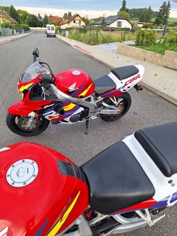 Honda cbr 900rr - 4