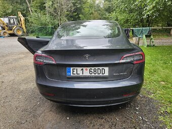 Tesla Model 3 - 4
