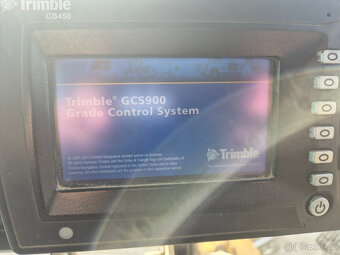 Grejdr New Holland,nivelace - 4