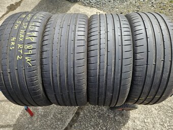 225/40R18 - 4