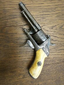 Krásný stary historická revolver - 4