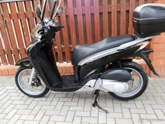 Honda SH 125i (2010) - 4