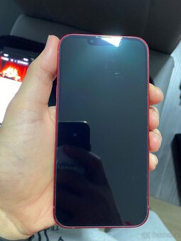 iPhone 13 - baterie 100% - 4