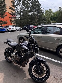Yamaha mt 07 - 4