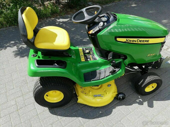 Zahradní traktor John Deere X300 a mulčovací sekačka Xtra 42 - 4