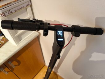 Prodám elektrokoloběžku X8 Pro 500w 30km/H 10 Ah - 4