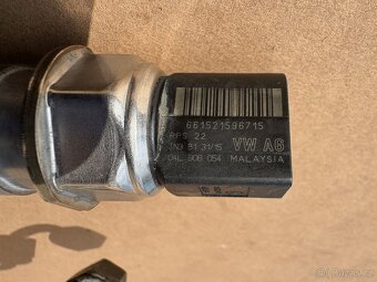 Railová lišta s trubkami OE 03N130093B VW 2.0 Tdi - 4