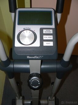 CROSSOVÝ TRENAŽÉR HOUSEFIT - 4