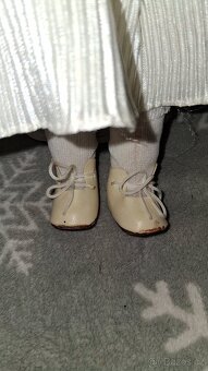 Panenka s porcelánovou hlavou - 4