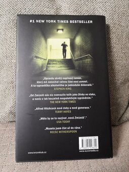 SLEVA - Dívka ve vlaku (Paula Hawkins) 1. vydání - 4