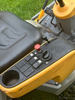 Prodám zahradní sekací traktor Stiga Park Pro 4x4 - 4