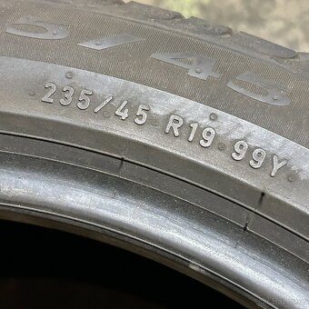 Letní pneu 235/45 R19 99Y Pirelli 5mm - 4