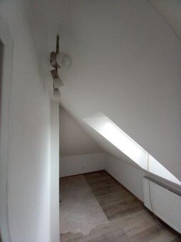 Pronájem byt Sedlčany 2kk 41m2 podkrovní - 4