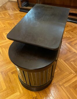 černý elegantní starý nábytek z masivu - jídelna / obyvák - 4