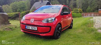 VW UP 1.0i nová STK - 4