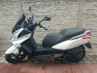 Maxiskútr Kymco Downtown 125 - 4