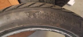 245/40 r18 Kumho - 4
