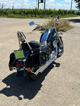 Suzuki VL 1500 Intruder - 4