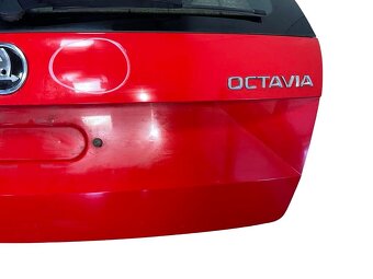 Páté dveře červená barva LF3K Škoda Octavia 3 kombi 2017 - 4