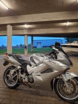 Honda vfr 800 2005 - 4