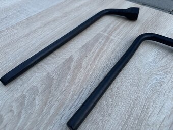 Volha Gaz Uaz, originální původní klíče na kola - 4