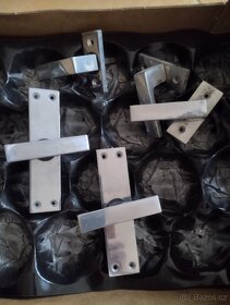 Mosazné a hliníkové okenní kliky - 4