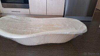 Jídelní stoličky, přebalovací pult, vanička, houpačka - 4