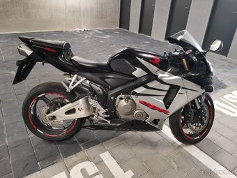 HONDA CBR 600RR 2006 r.v. - 4