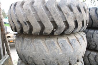 Unk 320 kola 17,5-25 20 pláten 8 kusů - 4