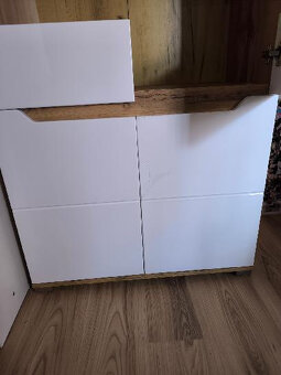 Skříňka - 4