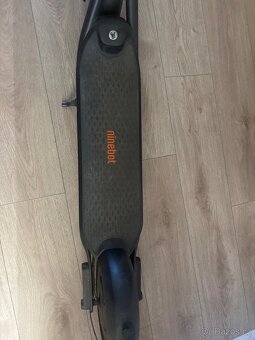 Elektrická koloběžka Ninebot by Segway F2E - 4