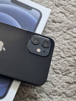 iPhone 12. 64gb baterie 92% - 4