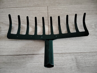 Kovové hrábě - nové - 4