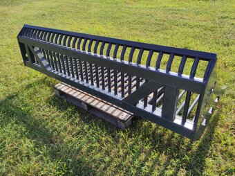 Lopata pro sběr kamene z pole, prosev suti, zeminy apod. - 4