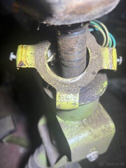 Prodám kryt pod volant Fortschritt E514/ 517 - 4