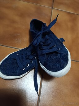 Tenisky, kecky krajkové modré dívčí 38 - 4
