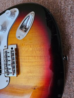 Fender Squier Stratocaster + obal - 4
