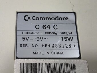 Commodore C64 + datasette - 4
