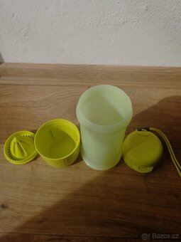 Tupperware Lahev na vodu - zabudovaný odšťavňovač a poutko - 4