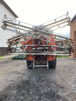Prodám nesený postřikovač za traktor 15 metrový - 4