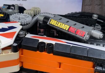 Kopie stavebnice Lego KTM 790 Adventure (složený stav) - 4