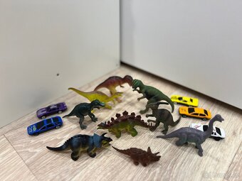 Hračky-zatloukačka,dinosauři,bubínek,tlapkova - 4