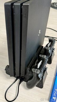 Playststion 4 PS4 Pro, 2x Dualshock, 1TB - 4