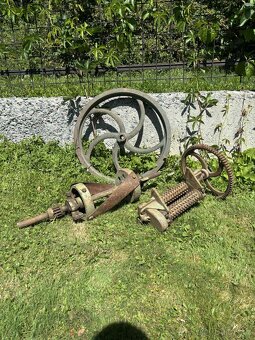 Litinové díly na velkou řezačku kopřiv - 4