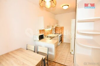 PRONAJMU POKOJ S LODŽIÍ V BYTĚ 3+1 - 4