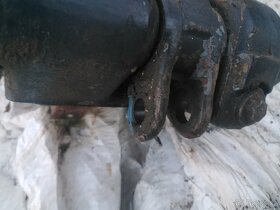 Víko hydrauliky zetor - 4