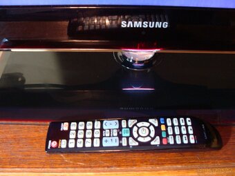 LED Samsung UE 40B6000 - 102 cm, Full HD - 4