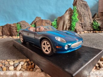 Prodám model 1:18 Jaguar xk180 - 4