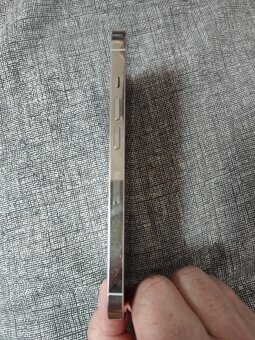 iPhone 13 Pro 128 GB v bílé barvě - 4